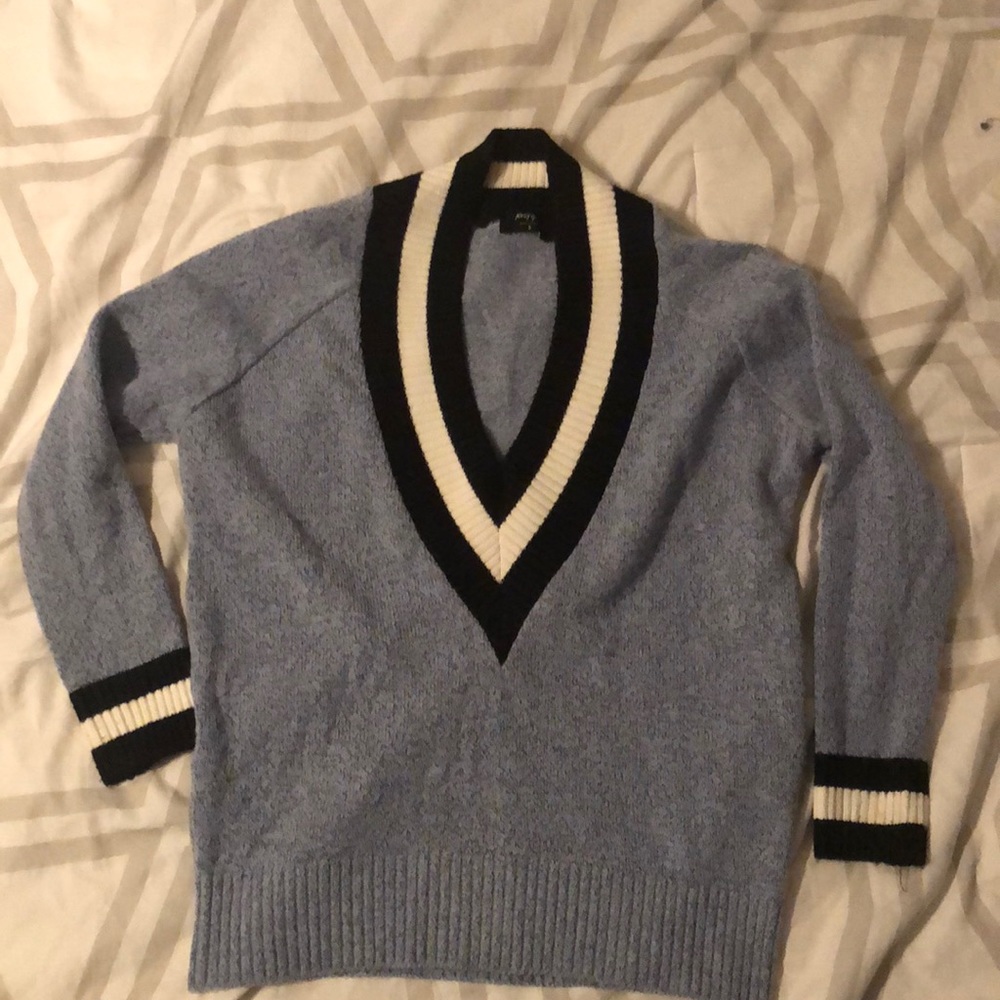 V Neck sweater
